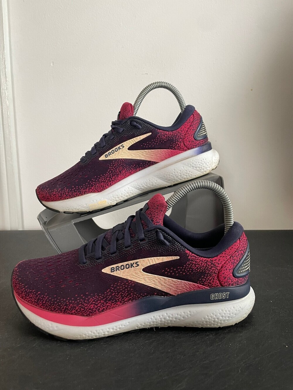 BROOKS GHOST